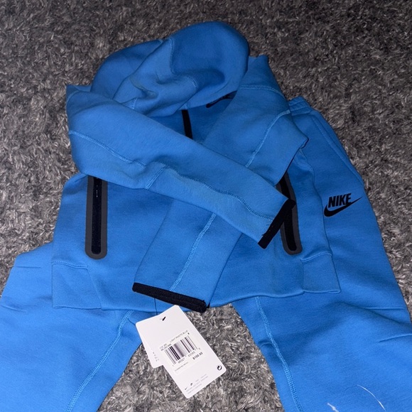 Kids SIZE 6 Nike Tech Light Blue Hoodie and Joggers Set